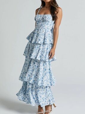 NWT selfie leslie white and blue floral tiered maxi dress
